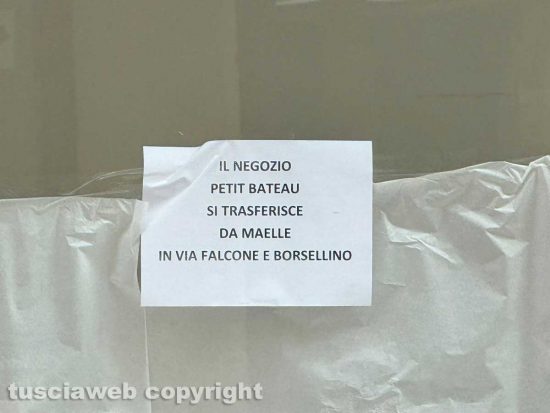 Viterbo - Petit Bateau lascia via Matteotti, il centro storico perde un altro negozio