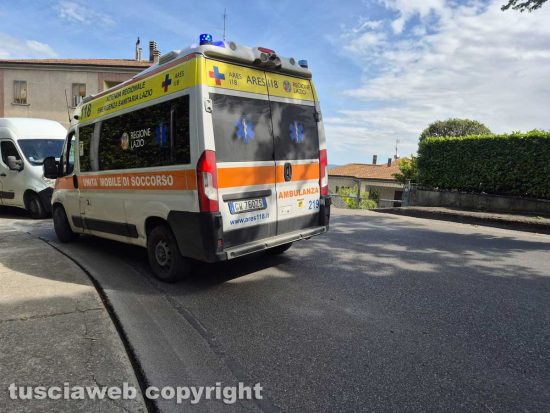Montefiascone - Frontale su via Cassia Nuova - L'ambulanza