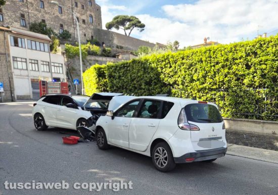 Montefiascone - Frontale su via Cassia Nuova