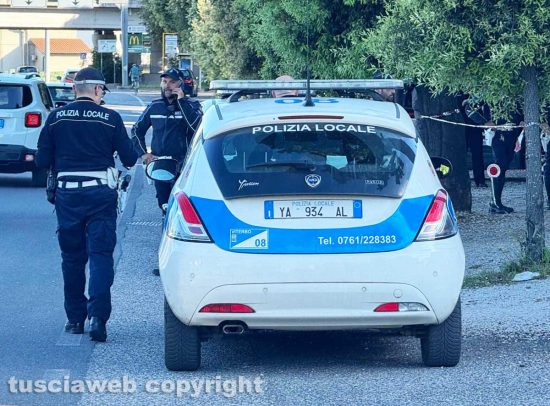 Viterbo - Si uccide con un colpo di pistola davanti al cimitero