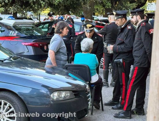 Viterbo - Si uccide con un colpo di pistola davanti al cimitero
