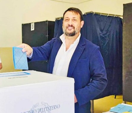 Santa Marinella - Emanuele Minghella vota per le comunali