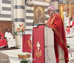 15 giovani ricevono la cresima a Orte Scalo - Il vescovo Marco Salvi