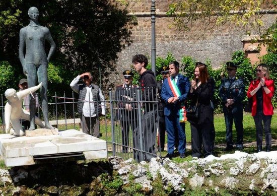 Civita Castellana - L'installazione della Fontana delle Acque Vergini 