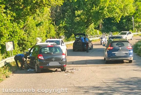 Viterbo - Scontro sulla Cassia Sud - I carabinieri sul posto