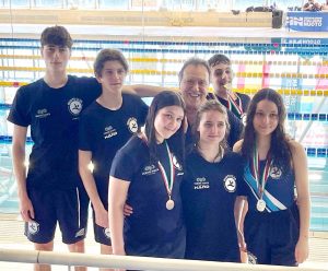 Sport - Nuoto - Da sinistra tata Natili Zaccani, coach Baleani, Mezzera, Fiorentini, Onofri