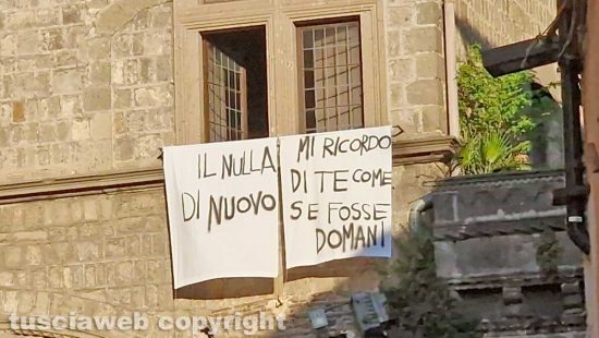 Viterbo - Mantegazza porta le sue “Parole Sputate” al palazzetto Mazzatosta