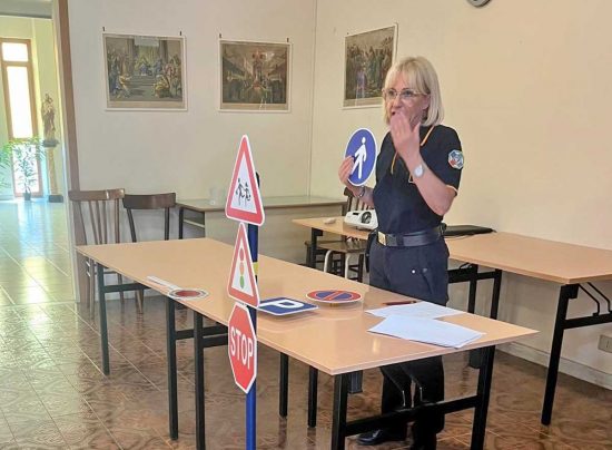 Montefiascone - Il corso di educazione stradale - La comandante della polizia locale Giulia Bassi