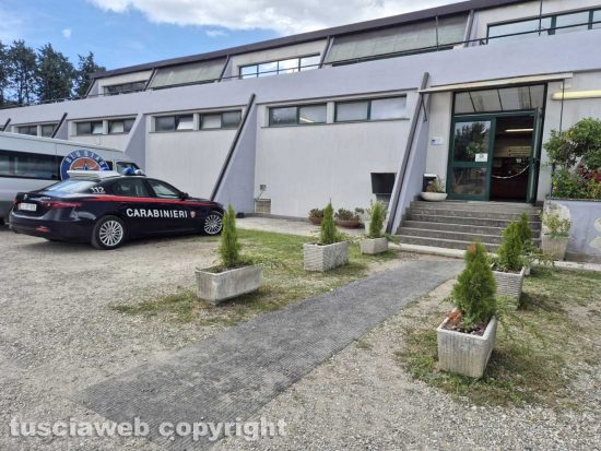 Montefiascone - Una persona si sente soffocare e finisce in ospedale, palazzetto dello sport evacuato - I carabinieri
