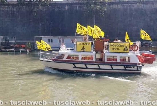 Roma - La manifestazione “Il Tevere non accetta scorie” - La Tuscia porta la protesta nel cuore della capitale