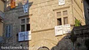 Viterbo - Mantegazza porta le sue “Parole Sputate” al palazzetto Mazzatosta