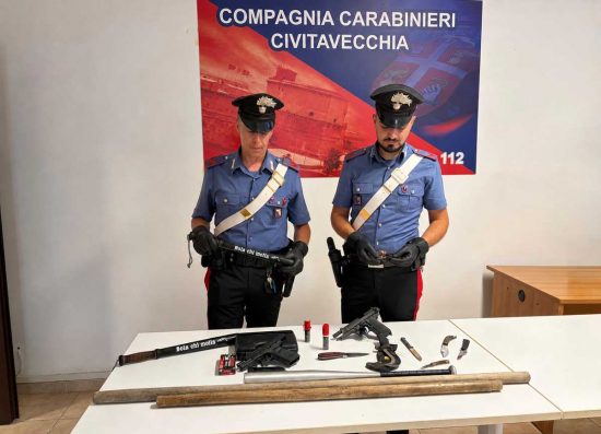 Civitavecchia - Le armi sequestrate