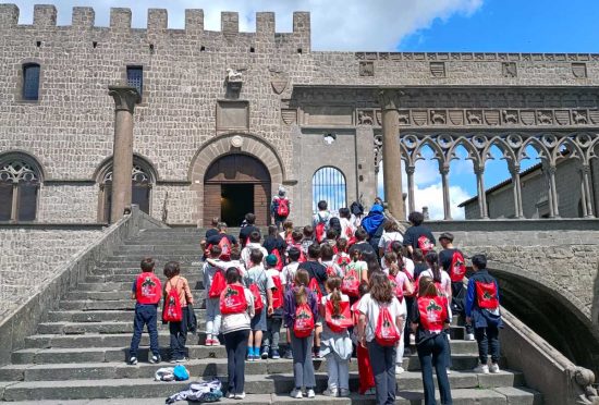 Gli alunni delle scuole primarie “Silvio Canevari” e “Luigi Concetti”