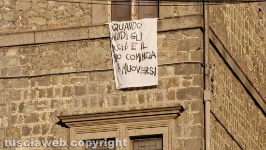 Viterbo - Mantegazza porta le sue “Parole Sputate” al palazzetto Mazzatosta