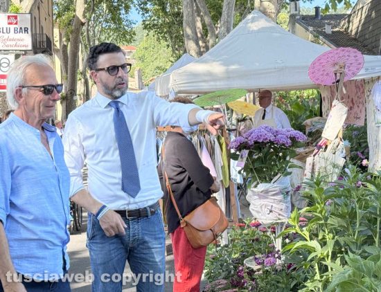 Bolsena - Festa delle Ortensie, partenza con il pienone