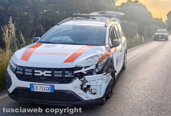 Scontro sulla Cassia tra Capranica e Vetralla, coinvolta anche un’auto medica