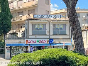 Viterbo - Piazzale Gramsci - Lo striscione Remigrazione