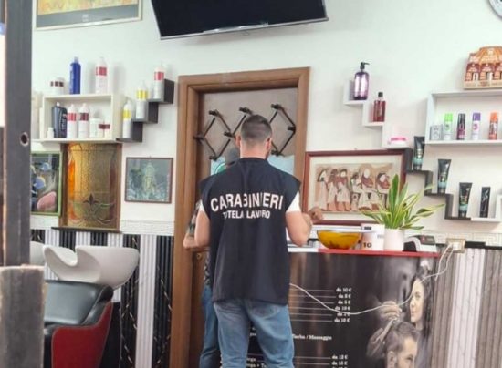 Viterbo - Barber shop sospesi in centro - I carabinieri in azione