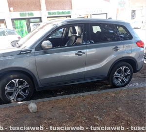 Viterbo - L'auto danneggiata al Sacrario