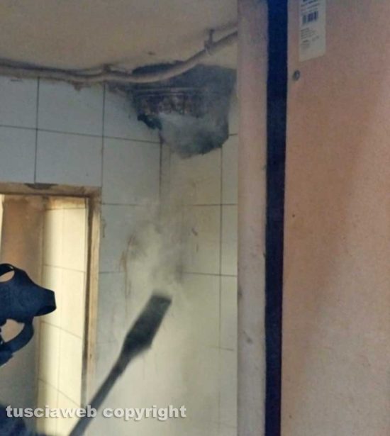 Canna fumaria in fiamme in un ristorante di via Sant'Agostino