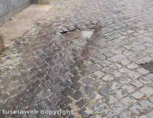 Vetralla - Perdita d'acqua in in via dei Funari