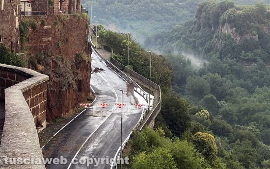 Civita Castellana - Maltempo su via Belvedere Falerii Veteres
