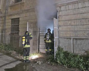 Civitavecchia - Incendio alla caserma Stegher