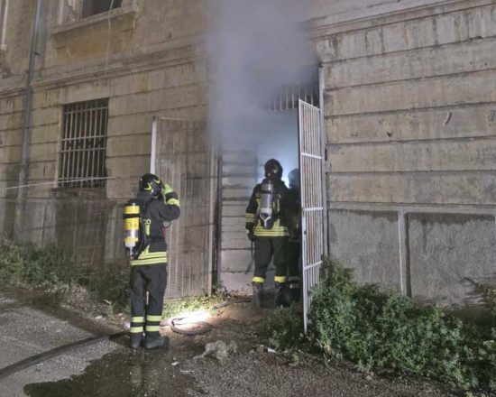 Civitavecchia - Incendio alla caserma Stegher