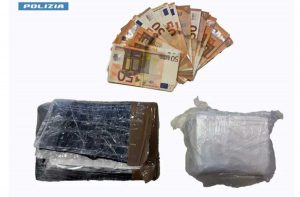 Lo stupefacente sequestrato dalla polizia