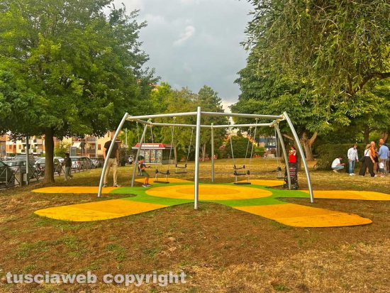 Viterbo - parco giochi in via dei Bersaglieri