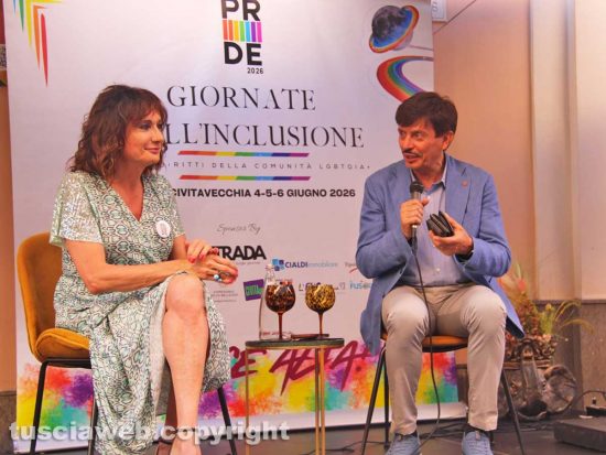 Civitavecchia - Vladimir Luxuria al Pride con il sindaco Piendibene