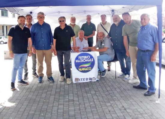 Montefiascone - Il gazebo di Futuro Nazionale