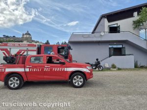 Montefiascone - Una persona si sente soffocare e finisce in ospedale, palazzetto dello sport evacuato - I vigili del fuoco