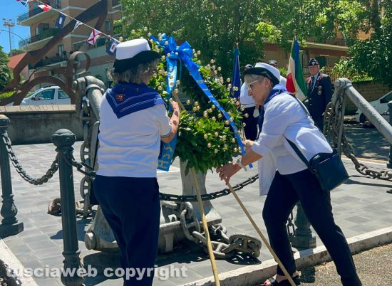 Viterbo - La celebrazione della marina militare per onorare i caduti