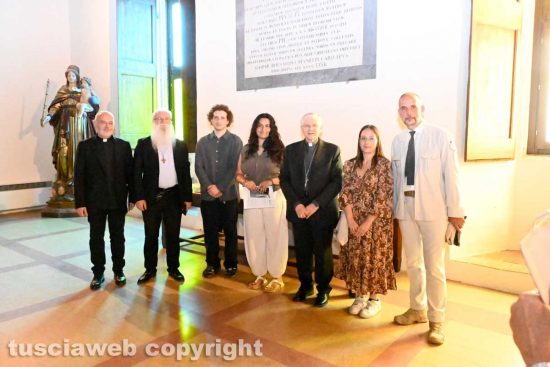 Viterbo - L’inaugurazione della mostra “Geometrie della redenzione, tra arte e fede”
