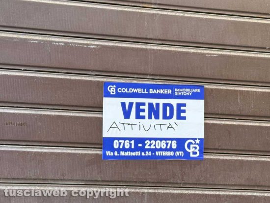Viterbo - L’ultimo bar del corso è chiuso da oltre un mese, la Casa del caffè Miani è in vendita