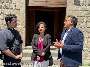 Viterbo - La lunetta della chiesa del Gesù restaurata - La presentazione