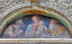 Viterbo - La lunetta della chiesa del Gesù torna al suo antico splendore 