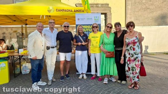 Viterbo - Un fiume di magliette gialle della Coldiretti in cammino nel cuore della città