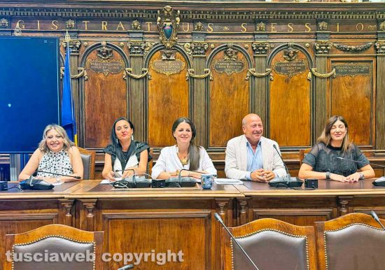 Viterbo - La presentazione del journal di promozione delle attività estive previste nel centro storico