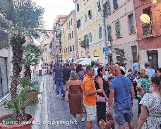 Civitavecchia - In fila per la lumacata di San Giovanni