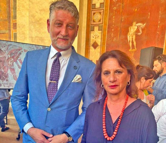 Il ministro Alessandro Giuli e Laura Allegrini