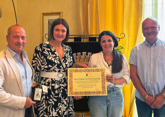 Viterbo - L'Amaro del Conclave della Viterbium Enoteca conquista Londra, medaglia d'argento al Iwsc (International Wine & Spirit Competition)