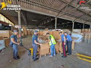 Civita Castellana - Scoperta fabbrica clandestina di sigarette