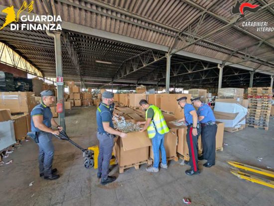 Civita Castellana - Scoperta fabbrica clandestina di sigarette