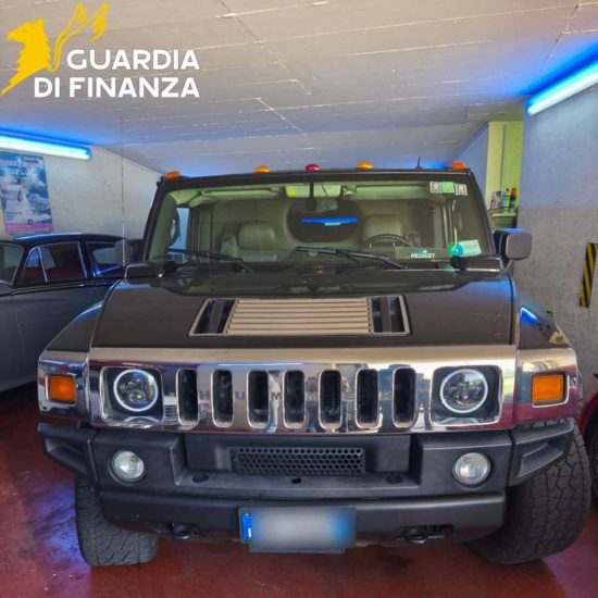 Guardia di finanza - Operazione extralusso di cemento soffiato
