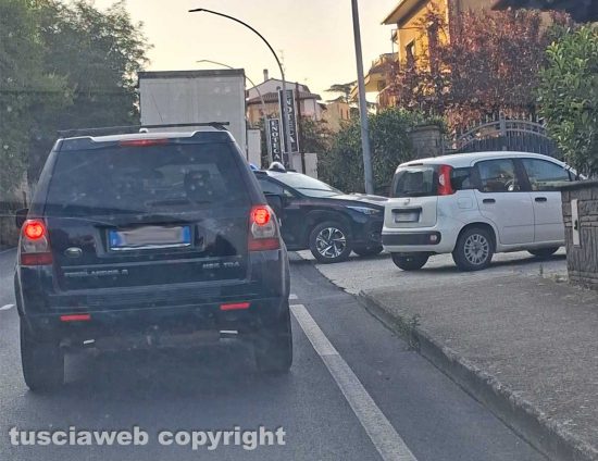 Vetralla - Rimorchio si stacca da un bilico