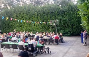 Fondazione Oltre Noi Ets - Oltre cento persone alla Cena di mezza estate