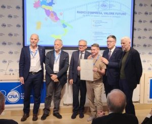 La premiazione di Mauro Mari nella sede della Cna nazionale