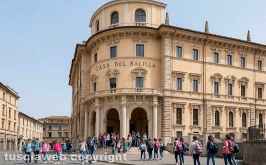 Simulazione - Come sarà il liceo classico Mariano Buratti con l'insegna "Casa del Balilla"